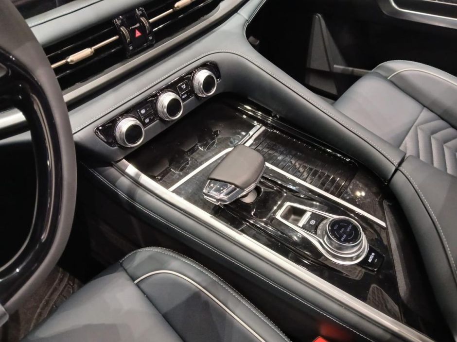 Changan CS95 Tech 2.0 АКПП, 2024 фото 8