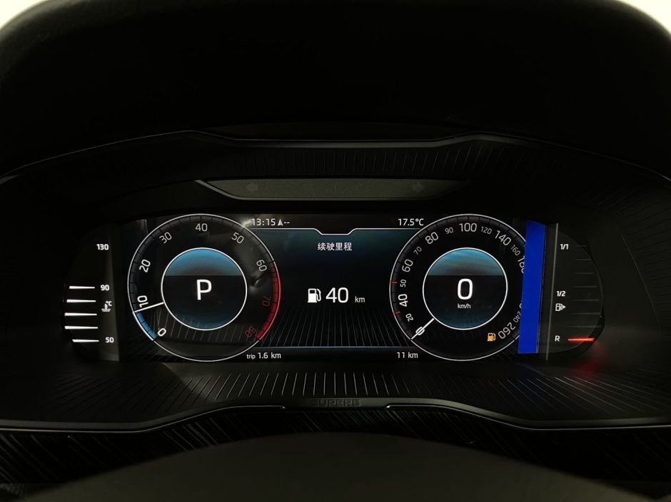 Skoda Superb Luxury 2.0 РКПП, 2024 фото 10