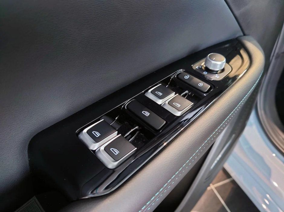 Livan S6 Pro Luxury 1.5 РКПП, 2024 фото 16