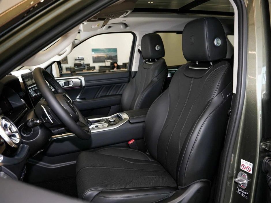 Tank 400 Super 2.0 АКПП, 2024 фото 5