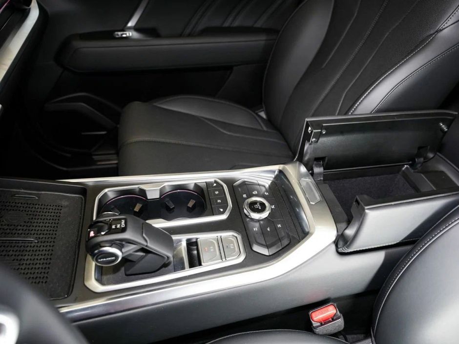 Tank 400 Super 2.0 АКПП, 2024 фото 9