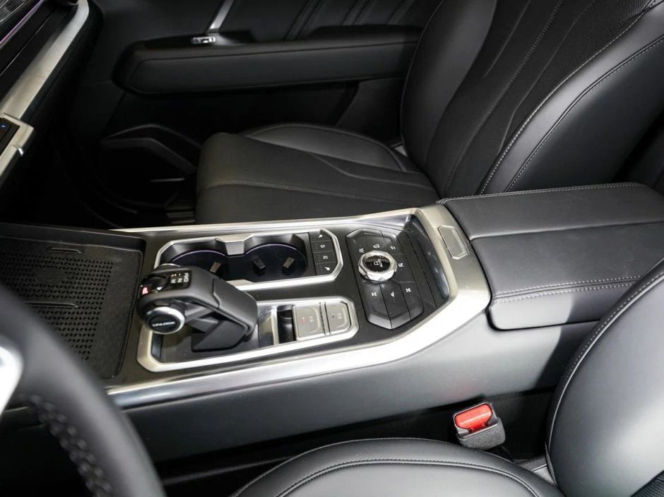 Tank 400 Super 2.0 АКПП, 2024 фото 10