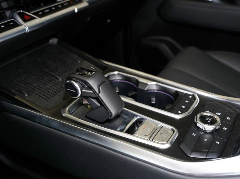 Tank 400 Super 2.0 АКПП, 2024 фото 11