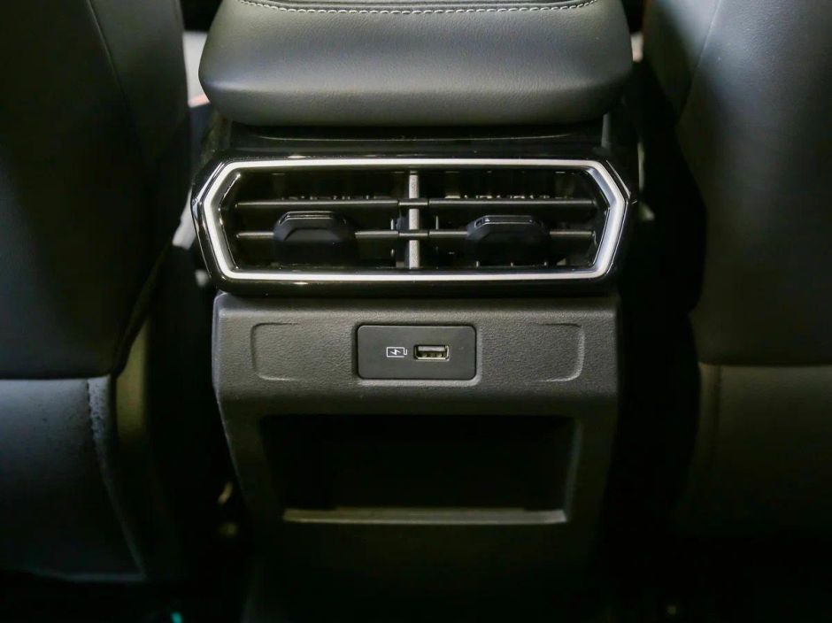 Geely Cityray Flagship 1.5 РКПП, 2024 фото 8