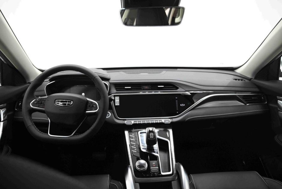 Geely Atlas Pro Luxury 1.5 РКПП, 2024 фото 13