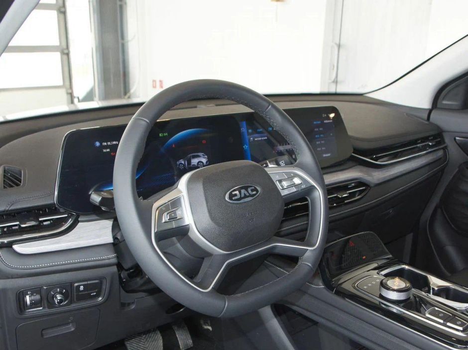 JAC JS6 Luxury 1.5 РКПП, 2024 фото 5