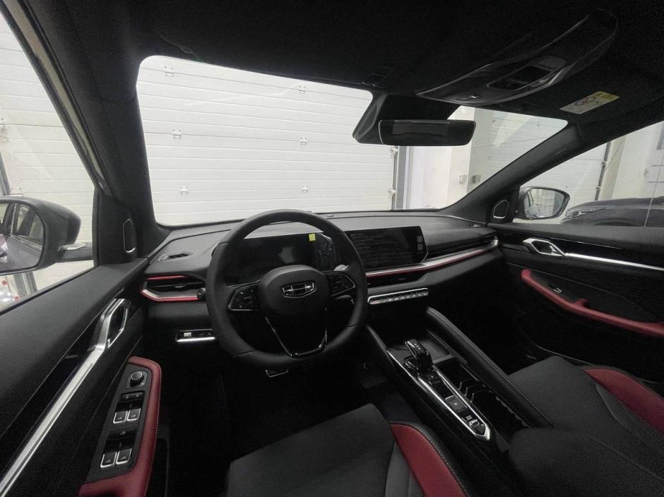 Geely Coolray Exclusive 1.5 РКПП, 2024 фото 6