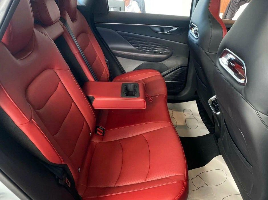 BAIC X55 Luxury 1.5 РКПП, 2024 фото 6