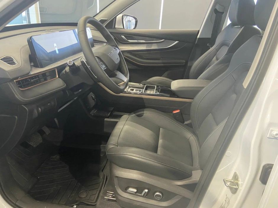 EXEED LX Luxury 1.5 CVT, 2024 фото 5