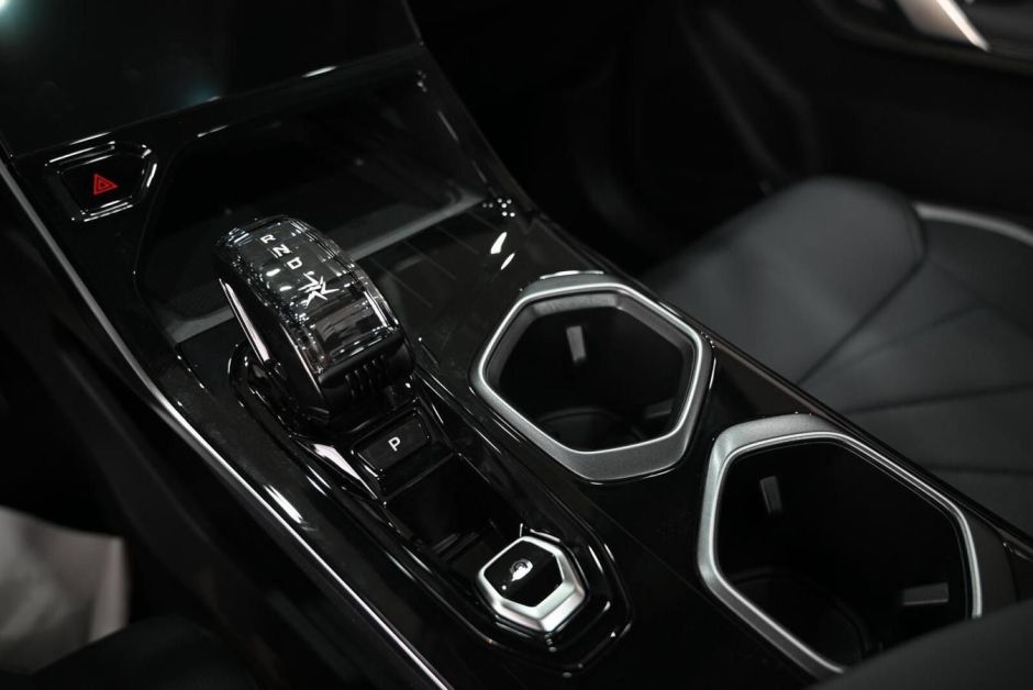 Geely Atlas Luxury 2.0 АКПП, 2024 фото 10