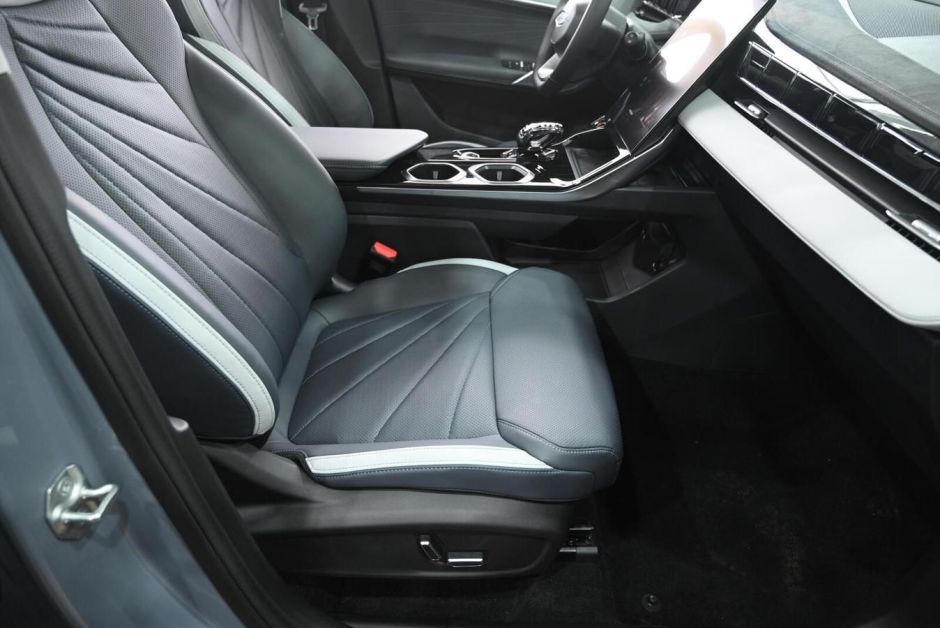 Geely Atlas Luxury 2.0 АКПП, 2024 фото 12