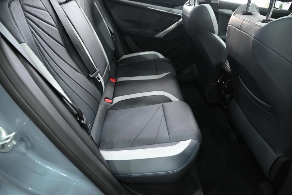 Geely Atlas Luxury 2.0 АКПП, 2024 фото 13