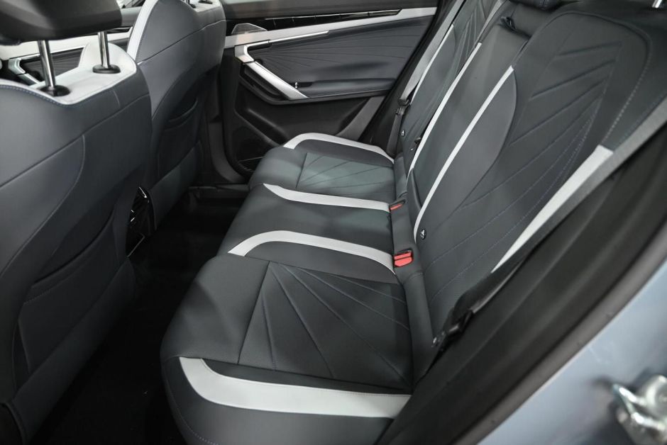 Geely Atlas Luxury 2.0 АКПП, 2024 фото 14