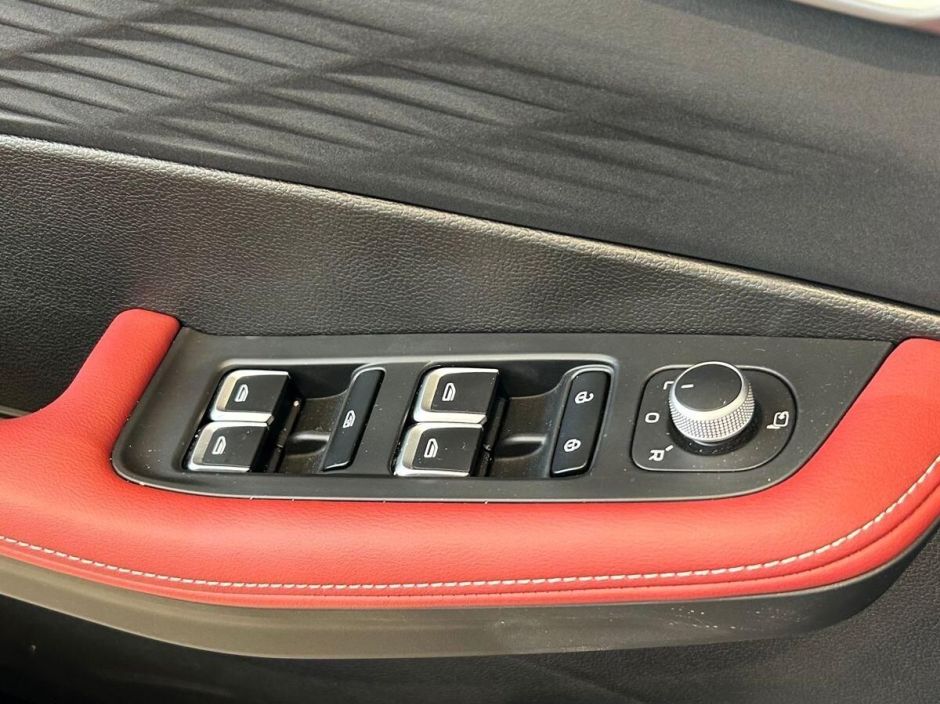 Geely Coolray Flagship 1.5 РКПП, 2024 фото 6