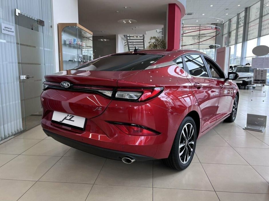 JAC J7 Luxury 1.5 CVT, 2024 фото 3
