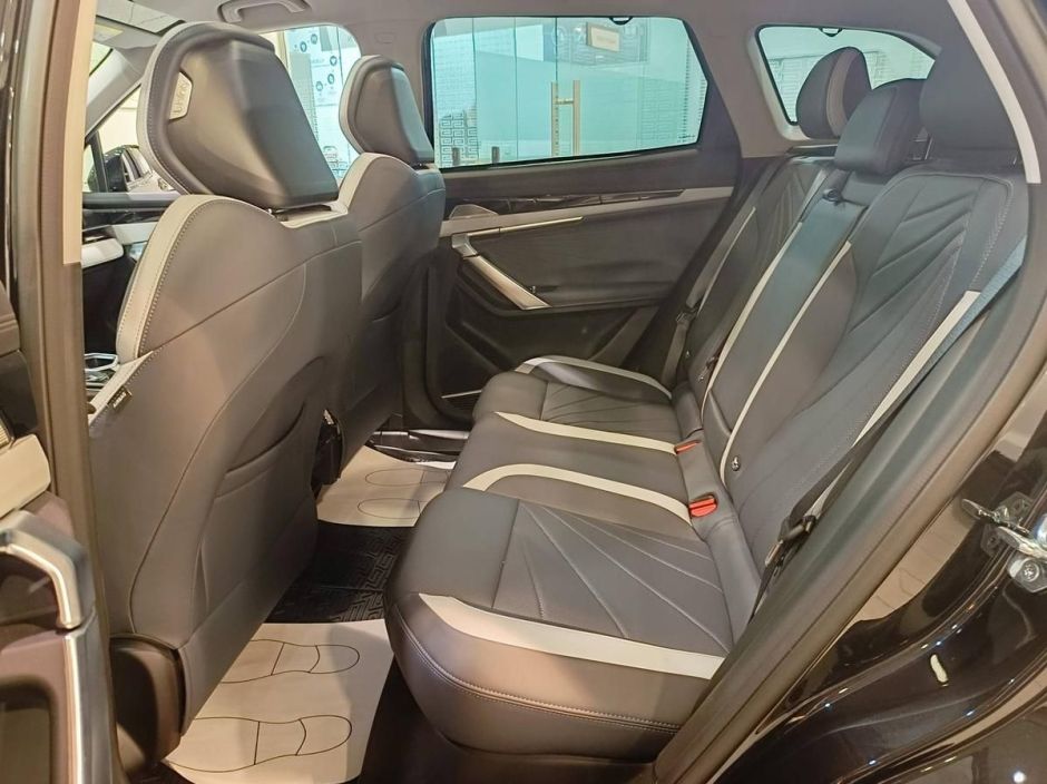 Geely Atlas Flagship 2.0 АКПП, 2024 фото 8