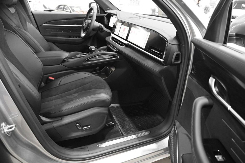 Geely Monjaro Flagship 2.0 АКПП, 2024 фото 7