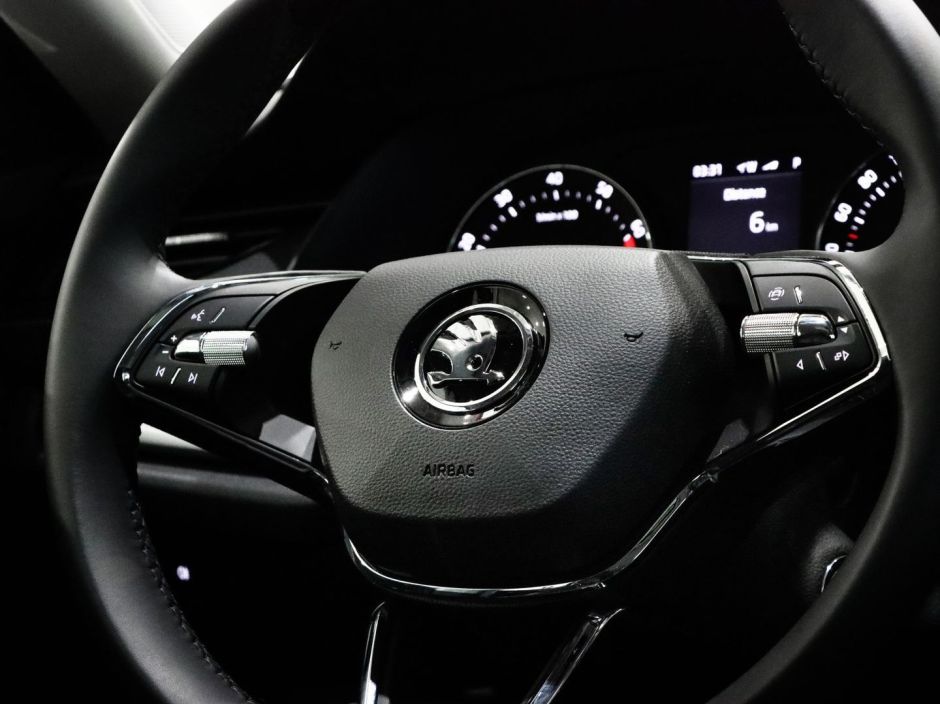 Skoda Octavia PRO Luxury 1.4 РКПП, 2024 фото 5