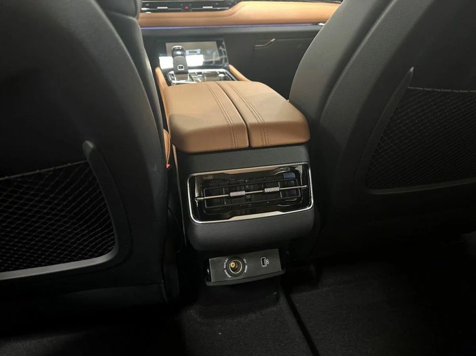 FAW Bestune T99 Exclusive 2.0 АКПП, 2024 фото 11