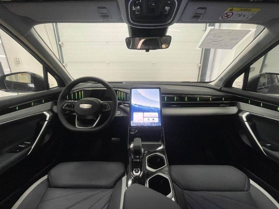 Geely Atlas Flagship 2.0 АКПП, 2024 фото 5