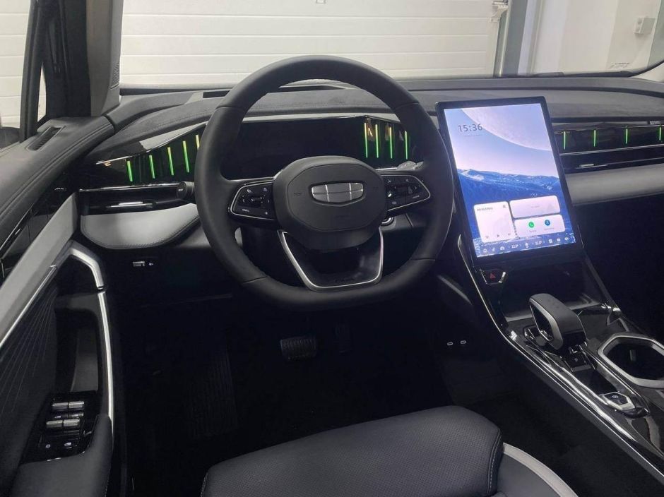 Geely Atlas Flagship 2.0 АКПП, 2024 фото 6