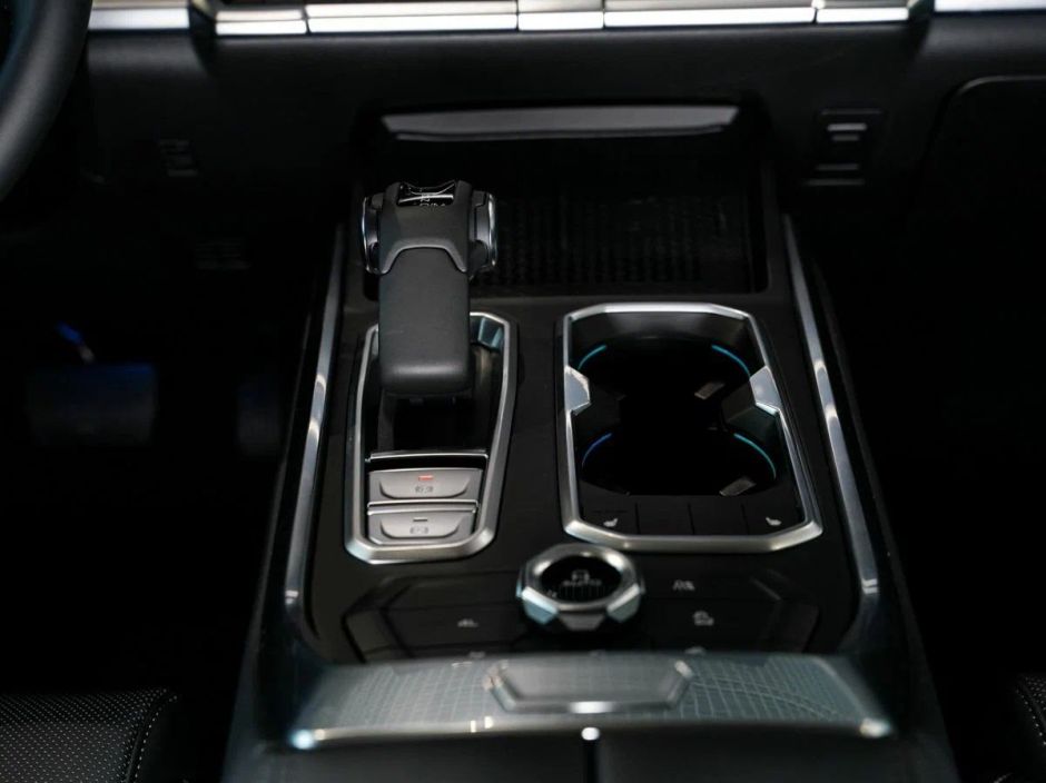 Tank 400 Super 2.0 АКПП, 2024 фото 15