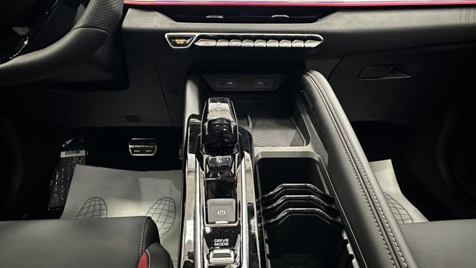 Geely Coolray Luxury 1.5 РКПП, 2024 фото 8