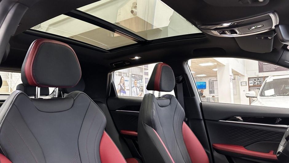 Geely Coolray Luxury 1.5 РКПП, 2024 фото 12