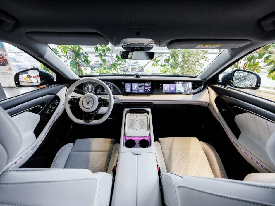 Voyah Free EVR Sport Edition 1.5 АКПП, 2024 фото 8