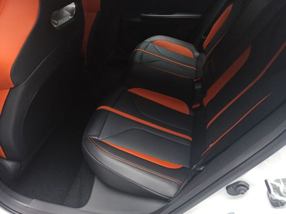 Changan UNI-V Collar Speed 2.0 АКПП, 2024 фото 9