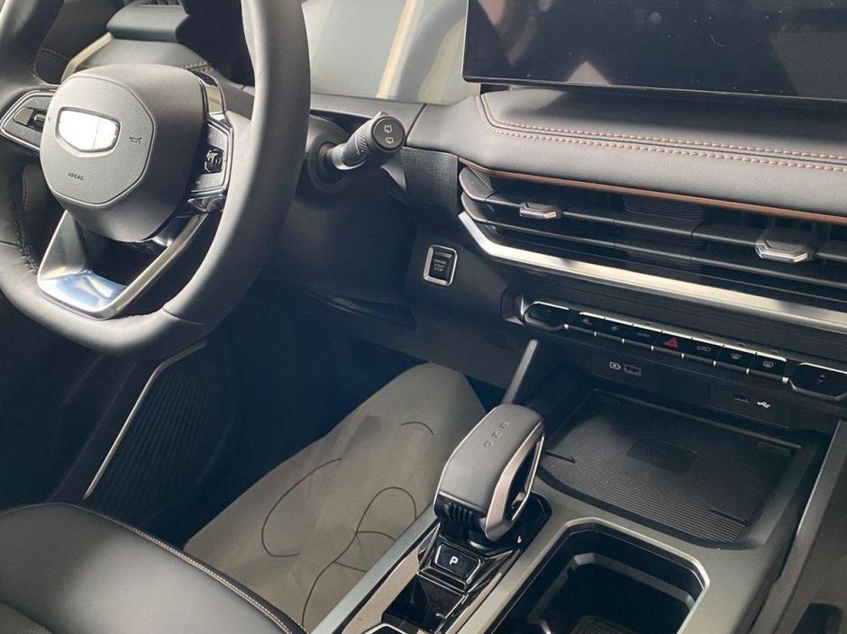 Geely Okavango Luxury 2.0 РКПП, 2024 фото 6