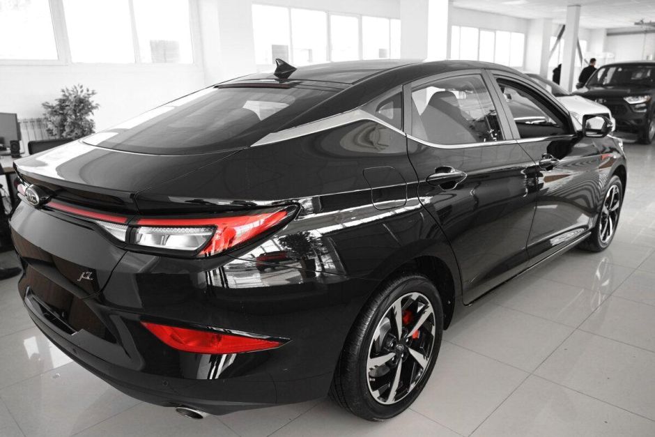 JAC J7 Luxury 1.5 CVT, 2024 фото 3