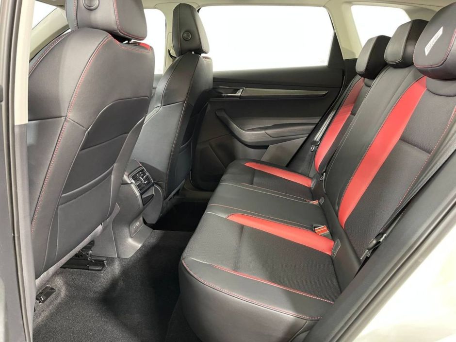 Skoda Karoq Style 1.4 АКПП, 2024 фото 5