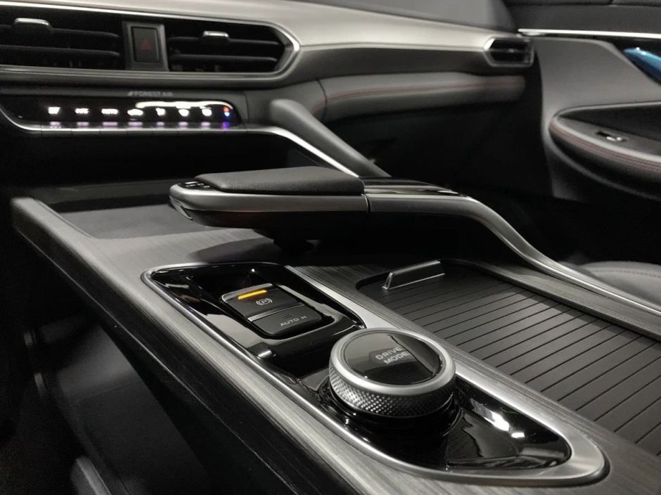 Changan UNI-T Luxe 1.5 РКПП, 2024 фото 9