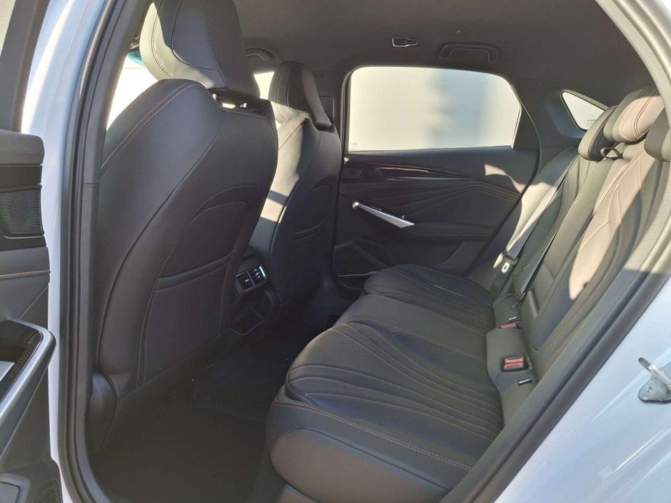 Geely Preface Luxury 2.0 РКПП, 2024 фото 10