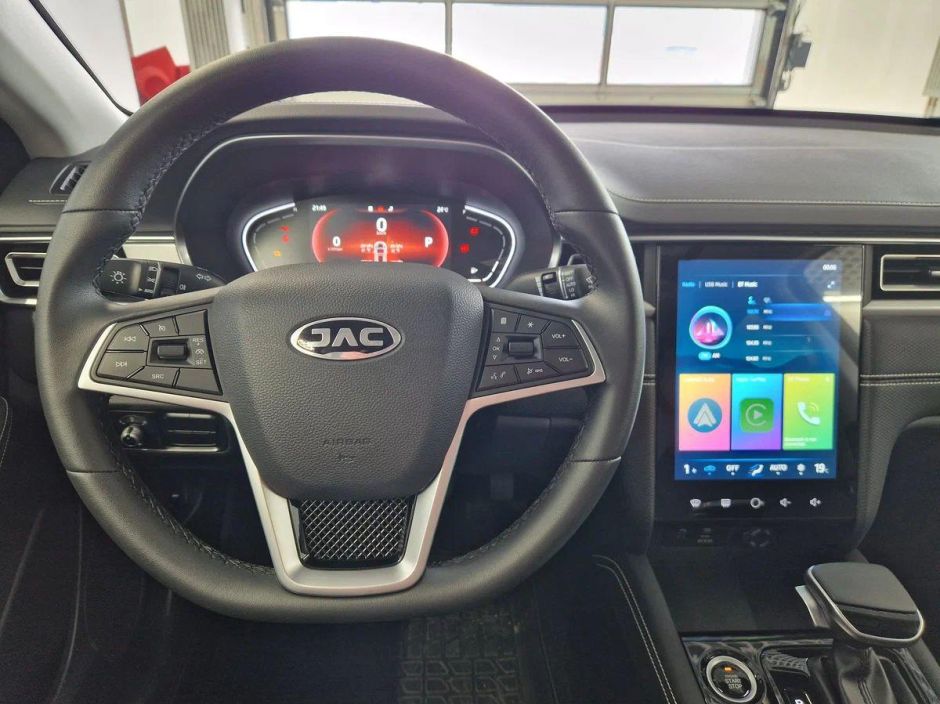 JAC J7 Luxury 1.5 CVT, 2024 фото 6