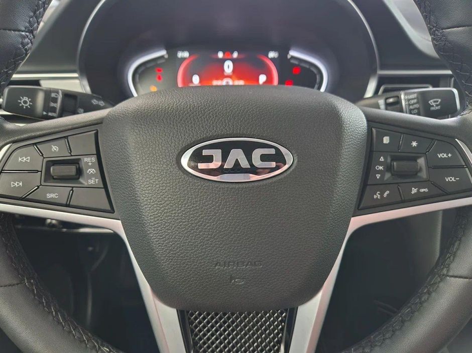 JAC J7 Luxury 1.5 CVT, 2024 фото 7