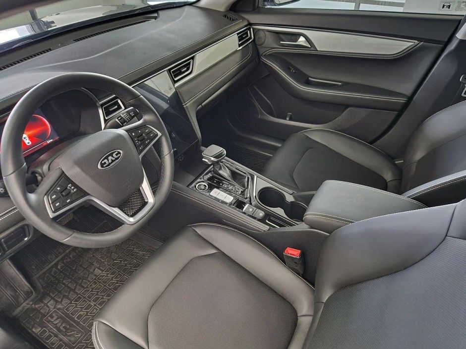 JAC J7 Luxury 1.5 CVT, 2024 фото 12