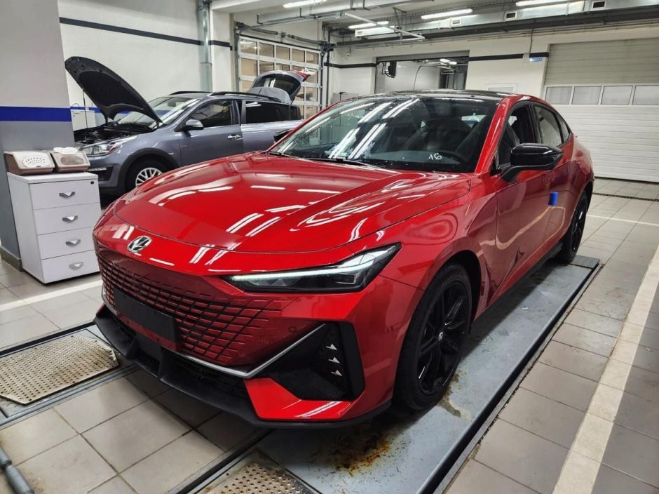 Changan UNI-V DLX 1.5 РКПП, 2024 фото 1