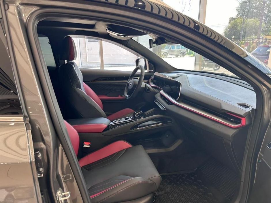 Geely Coolray Flagship 1.5 РКПП, 2024 фото 5