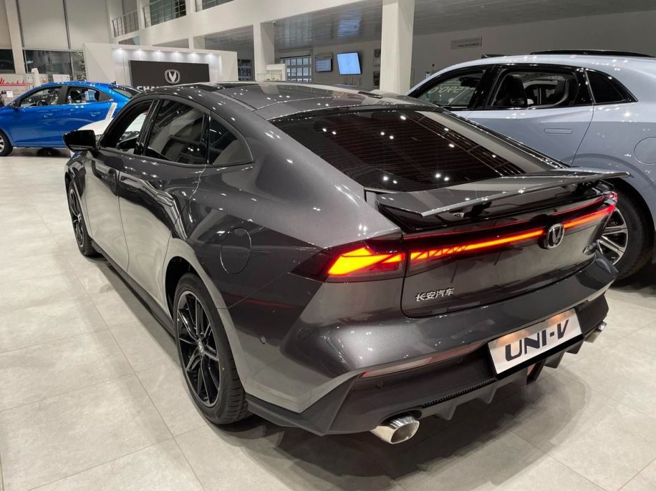 Changan UNI-V DLX 1.5 РКПП, 2024 фото 3