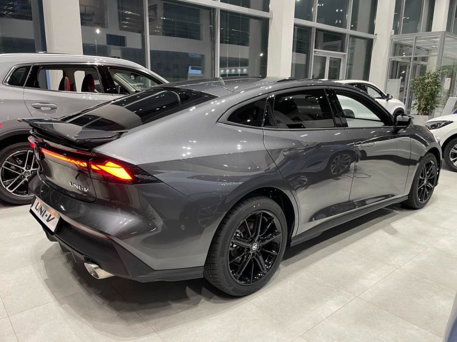 Changan UNI-V DLX 1.5 РКПП, 2024 фото 4