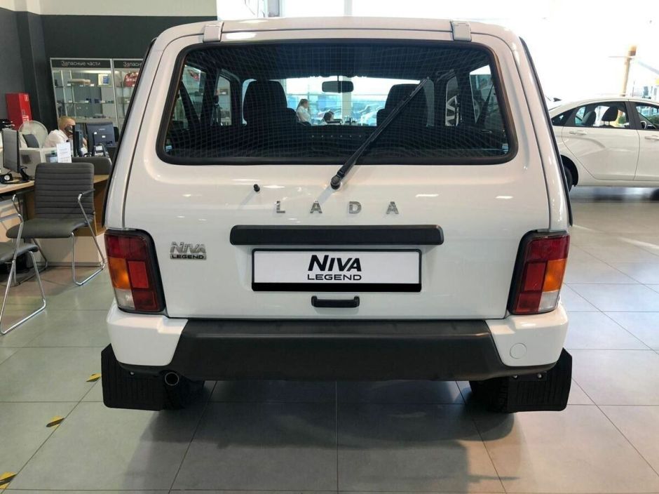 LADA Niva Legend BLACK'24 1.7 МКПП, 2025 фото 3