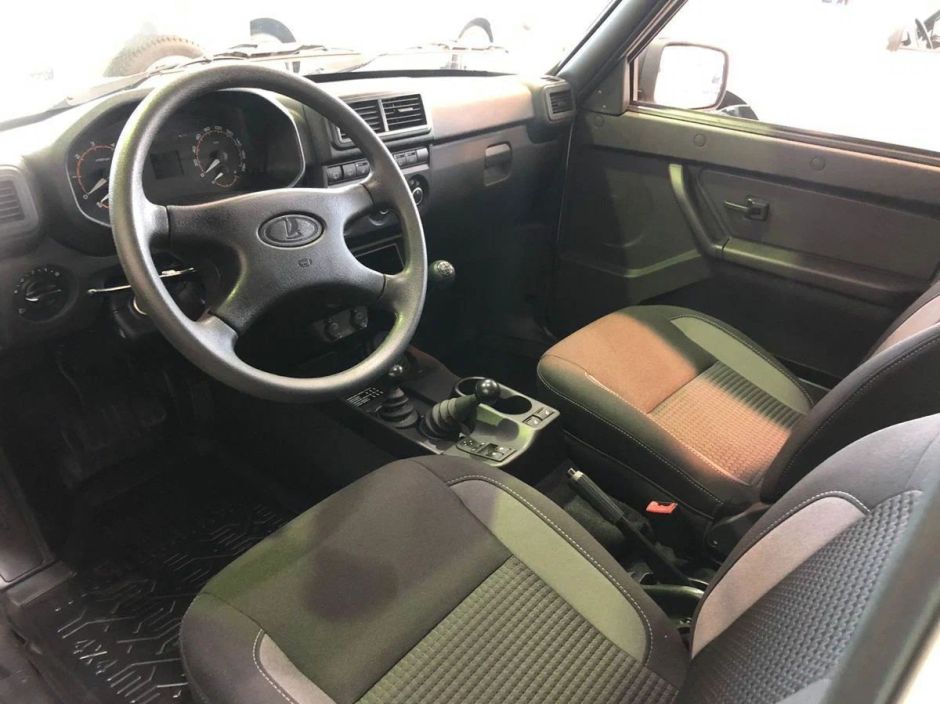 LADA Niva Legend BLACK'24 1.7 МКПП, 2025 фото 4