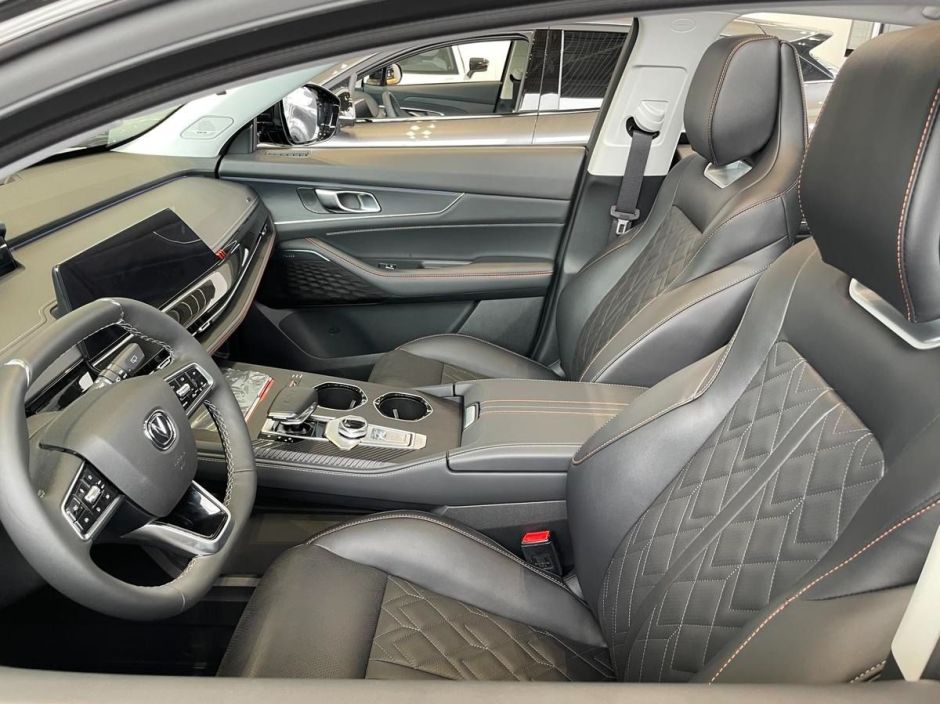 Changan UNI-K 2.0 АКПП, 2024 фото 3