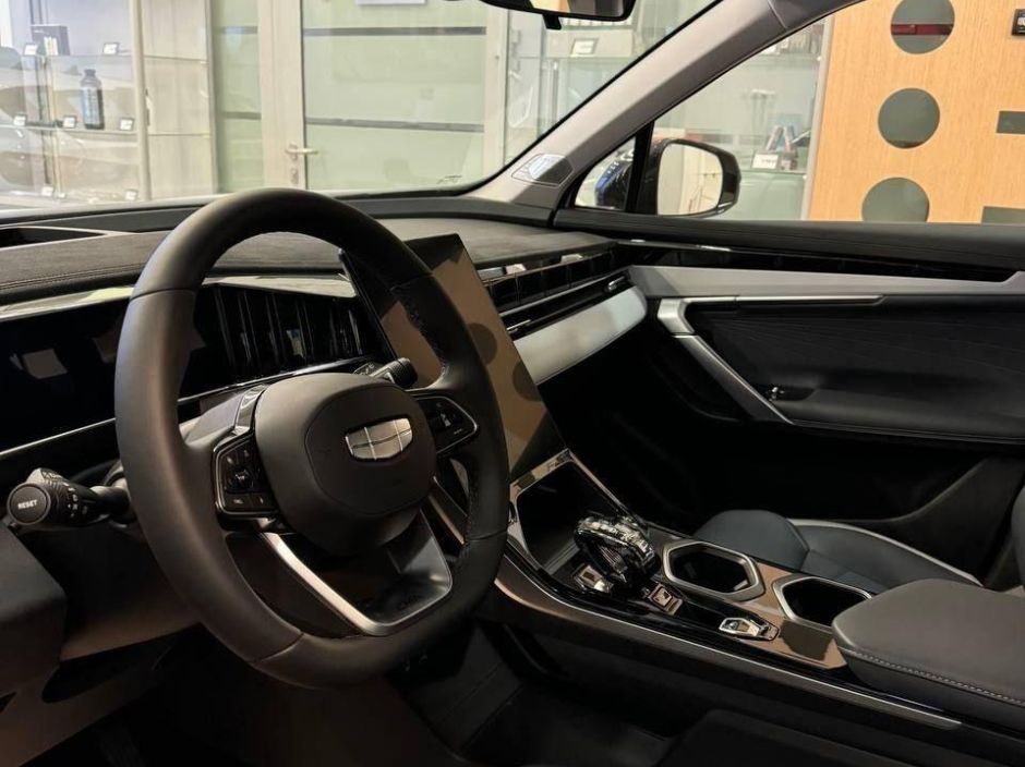 Geely Atlas Premium 1.5 РКПП, 2024 фото 5