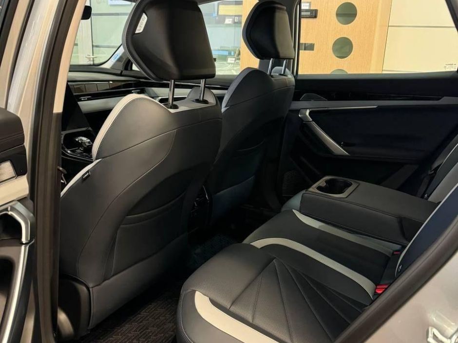 Geely Atlas Premium 1.5 РКПП, 2024 фото 6