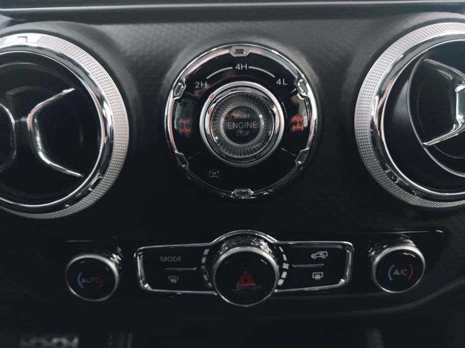 BAIC BJ40 Exclusive 2.0 АКПП, 2024 фото 8