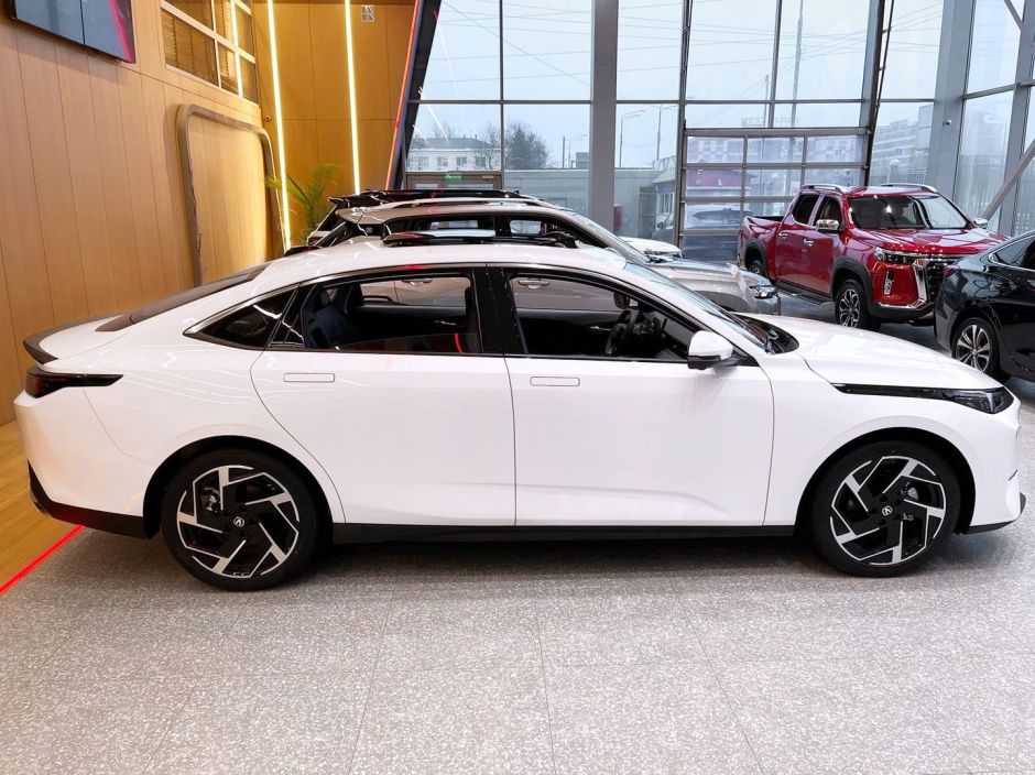 Changan Lamore 1.5T - 7 DCT (Tech) 1.5 РКПП, 2024 фото 3