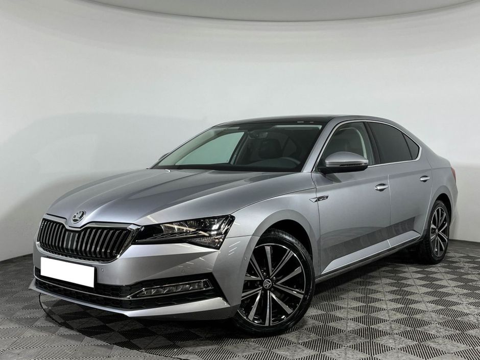 Skoda Superb Luxury 2.0 РКПП, 2024 фото 1